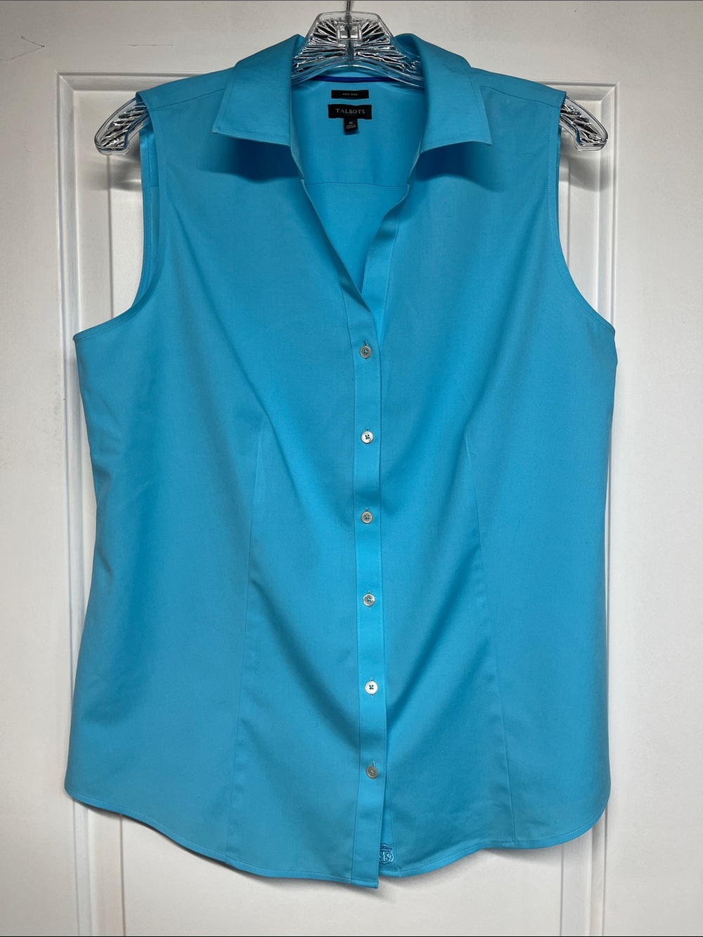 NWOT Talbots Aqua blue No-Iron sleeveless blouse 10